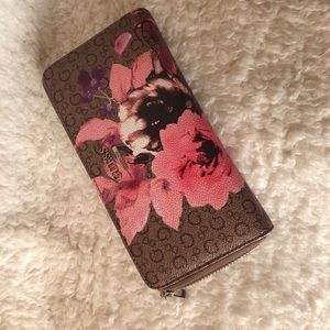 Guess Wallet